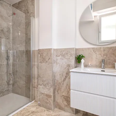 Luxury House Center With Private Garden * أولبيا