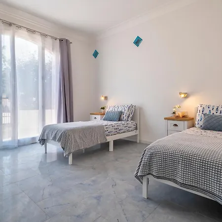 Luxury House Center With Private Garden * オルビア