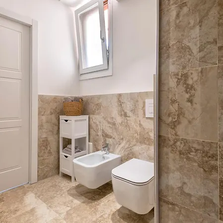 Luxury House Center With Private Garden * أولبيا