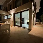 Luxury House Center With Private Garden Lägenhet