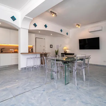 아파트 Luxury House Center With Private Garden