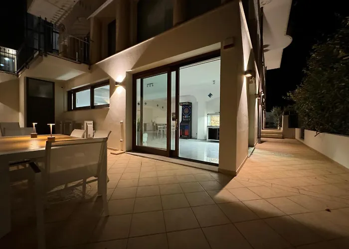 Luxury House Center With Private Garden 公寓