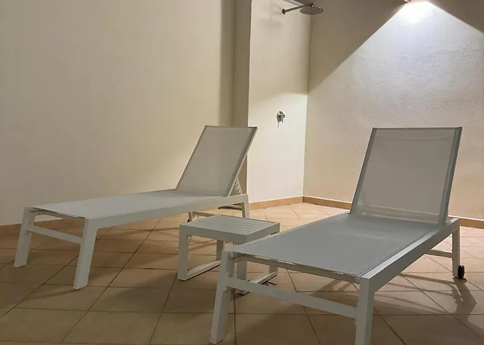 Luxury House Center With Private Garden Apartment *