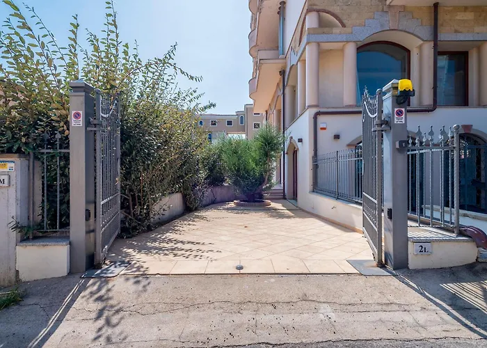 Luxury House Center With Private Garden Apartment