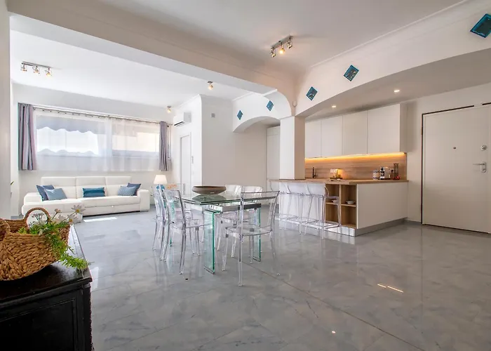 Luxury House Center With Private Garden Apartment Olbia